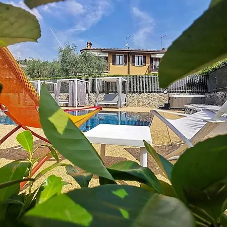 Ξενοδοχείο με διαμερίσματα Casa Orchidea 4*